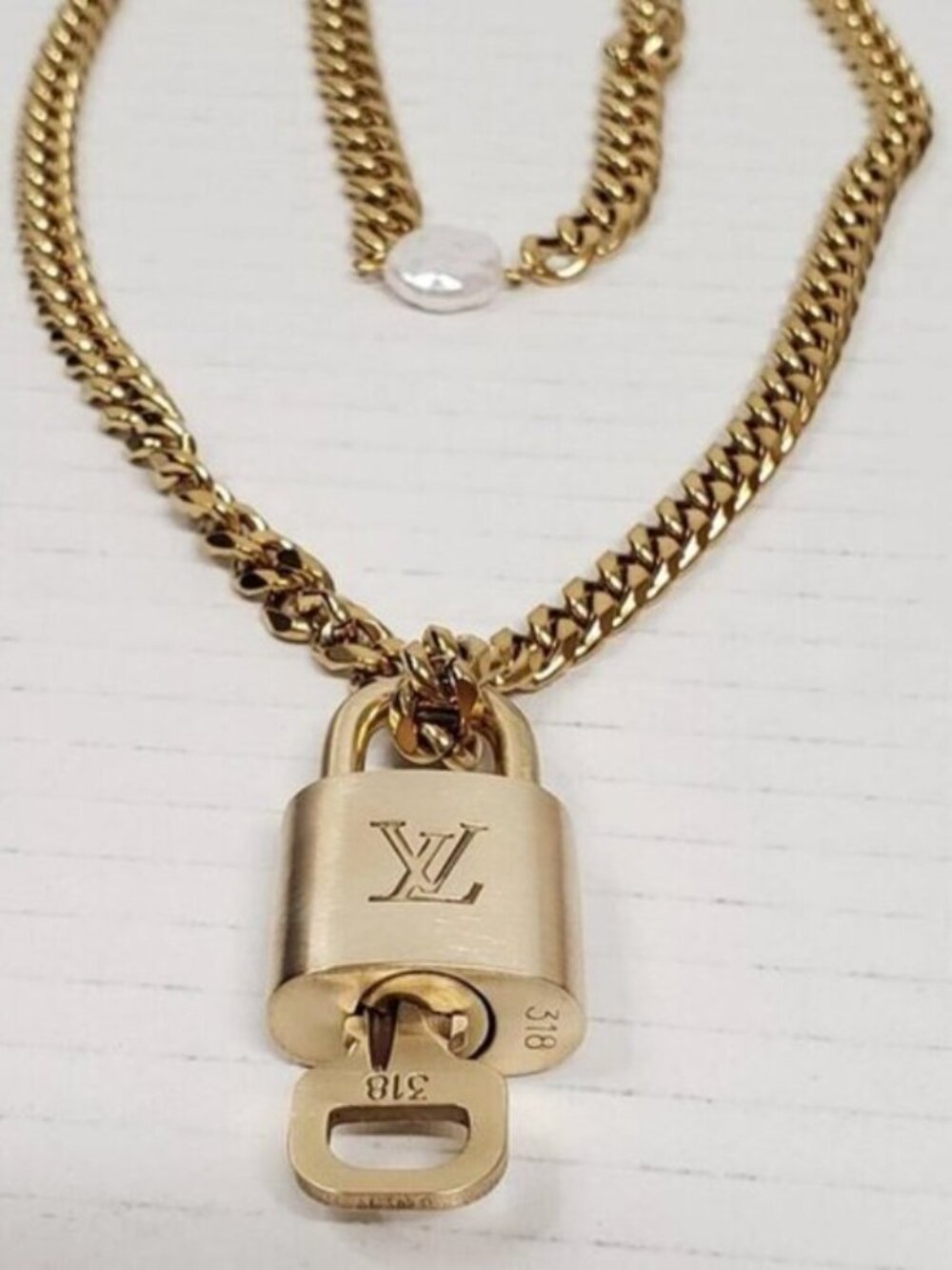 Stainless Steel Gold-Plated Necklace with Authentic Louis Vuitton Padlock - Picture 4 of 14